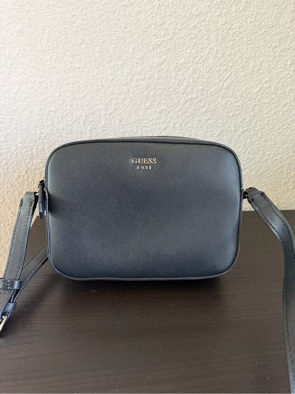 GUESS Black Textured Leather Crossbody Camera Bag